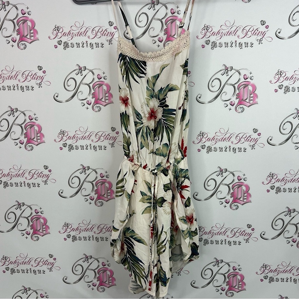 Hollister romper one piece jumper flowers hibiscus Tropical Floral crochet